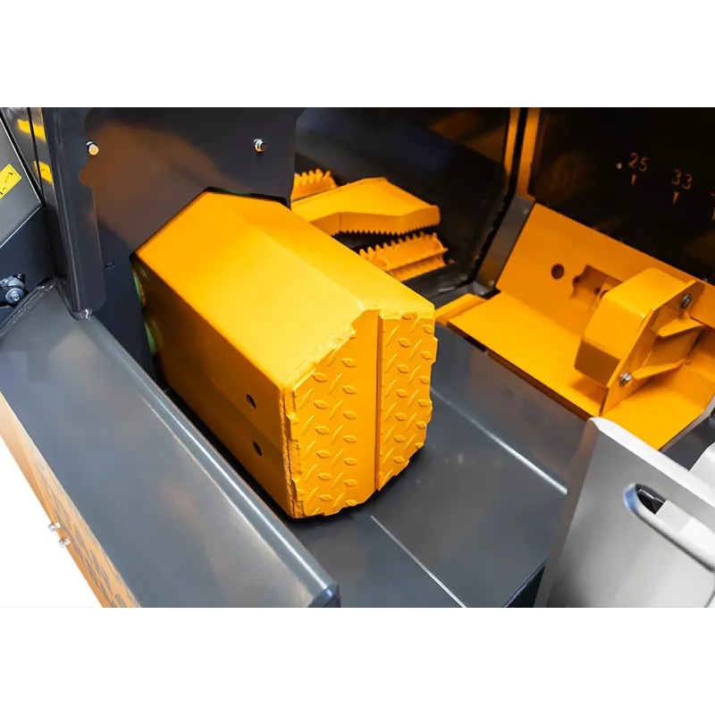 Combiné scieur/fendeur Uniforest 40/20 nouvelle génération Combiné scieur/fendeur Uniforest 40/20 nouvelle génération