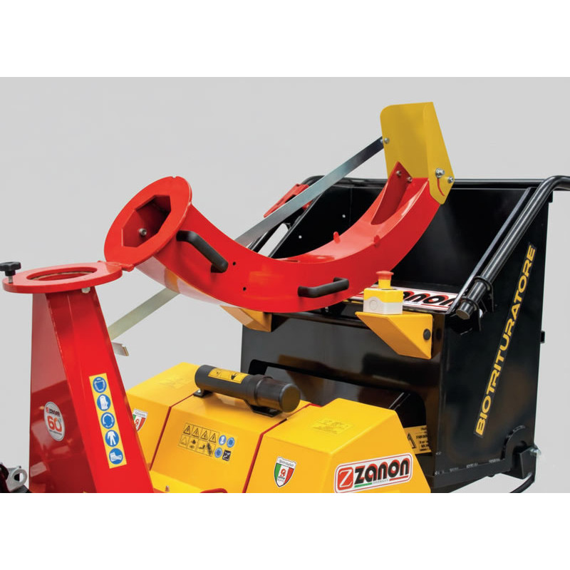 Broyeur de branche sur remorque Zanon Bio 130-C