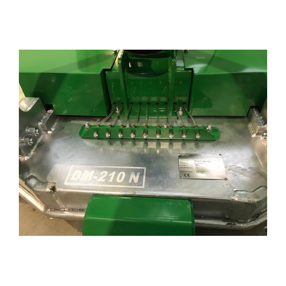 Tondeuse 3 points avec d&eacute;port hydraulique GEO DM 210-3
