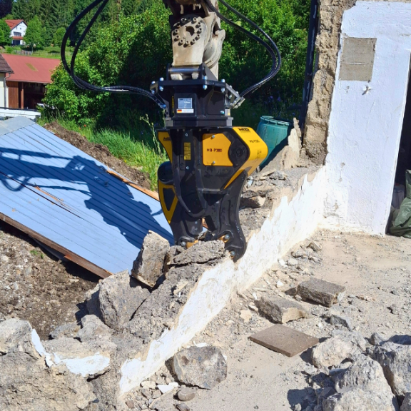 Pince croc b&eacute;ton MB-P380